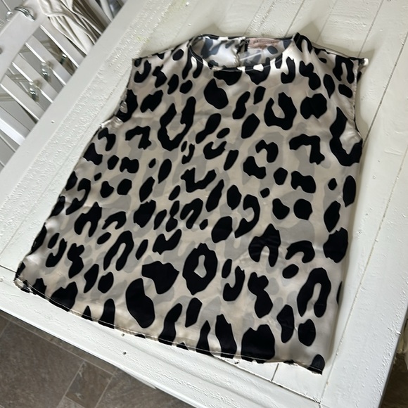 Philosophy size XS new with tags, leopard print silk like sleeveless top NWOT - Picture 4 of 8